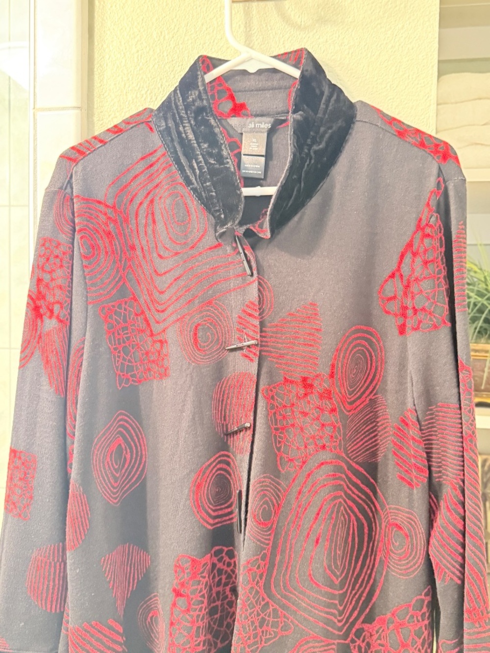 Ali Miles Top